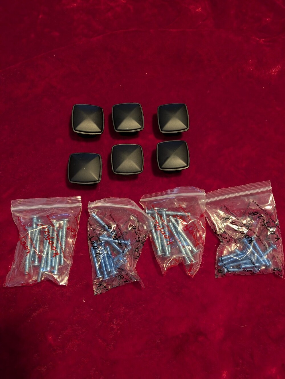 Cabinet Pulls & Knobs - Brown Packaging 6 Pack